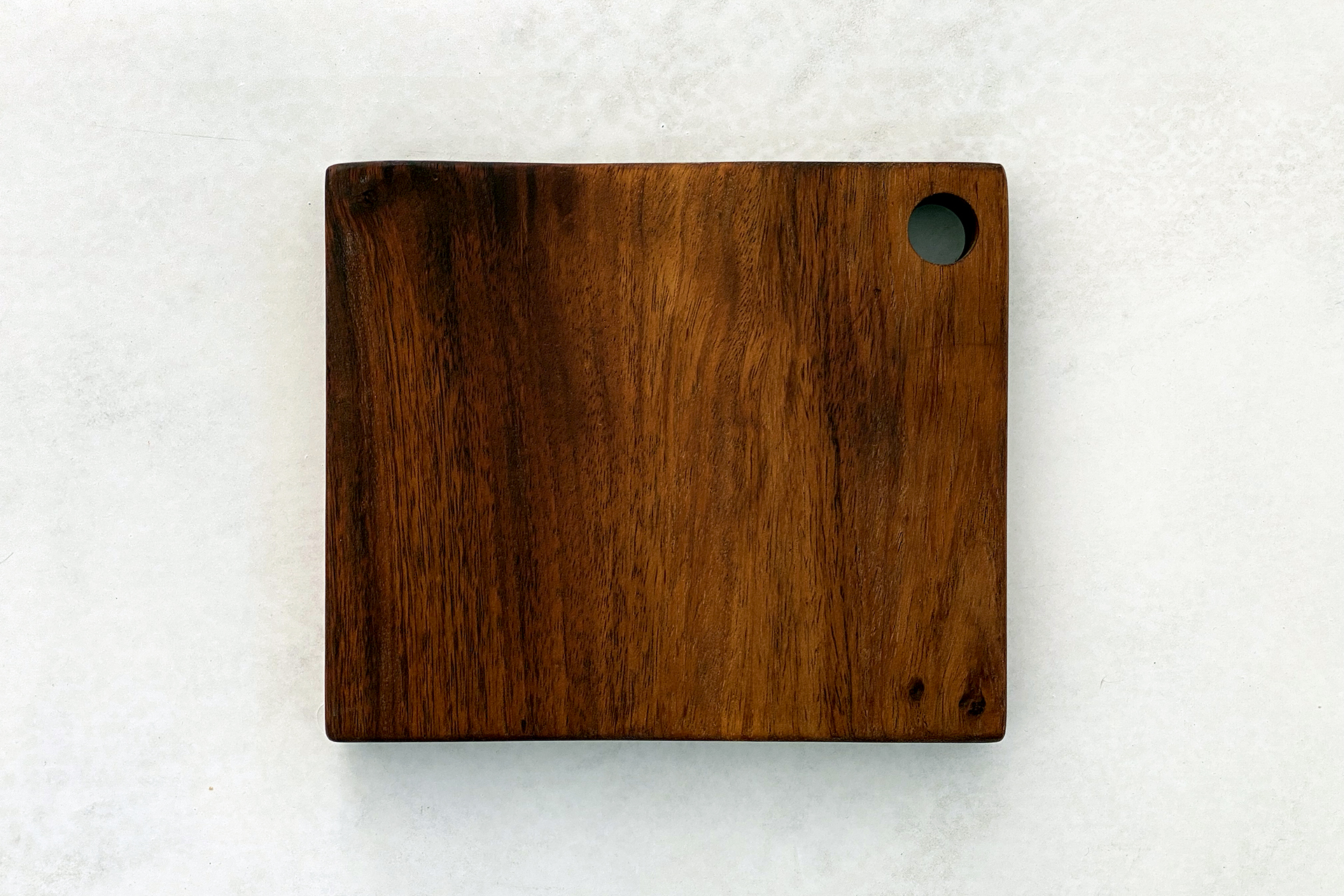 deski do krojenia i serwowania - deska z drewna albicji z otworem