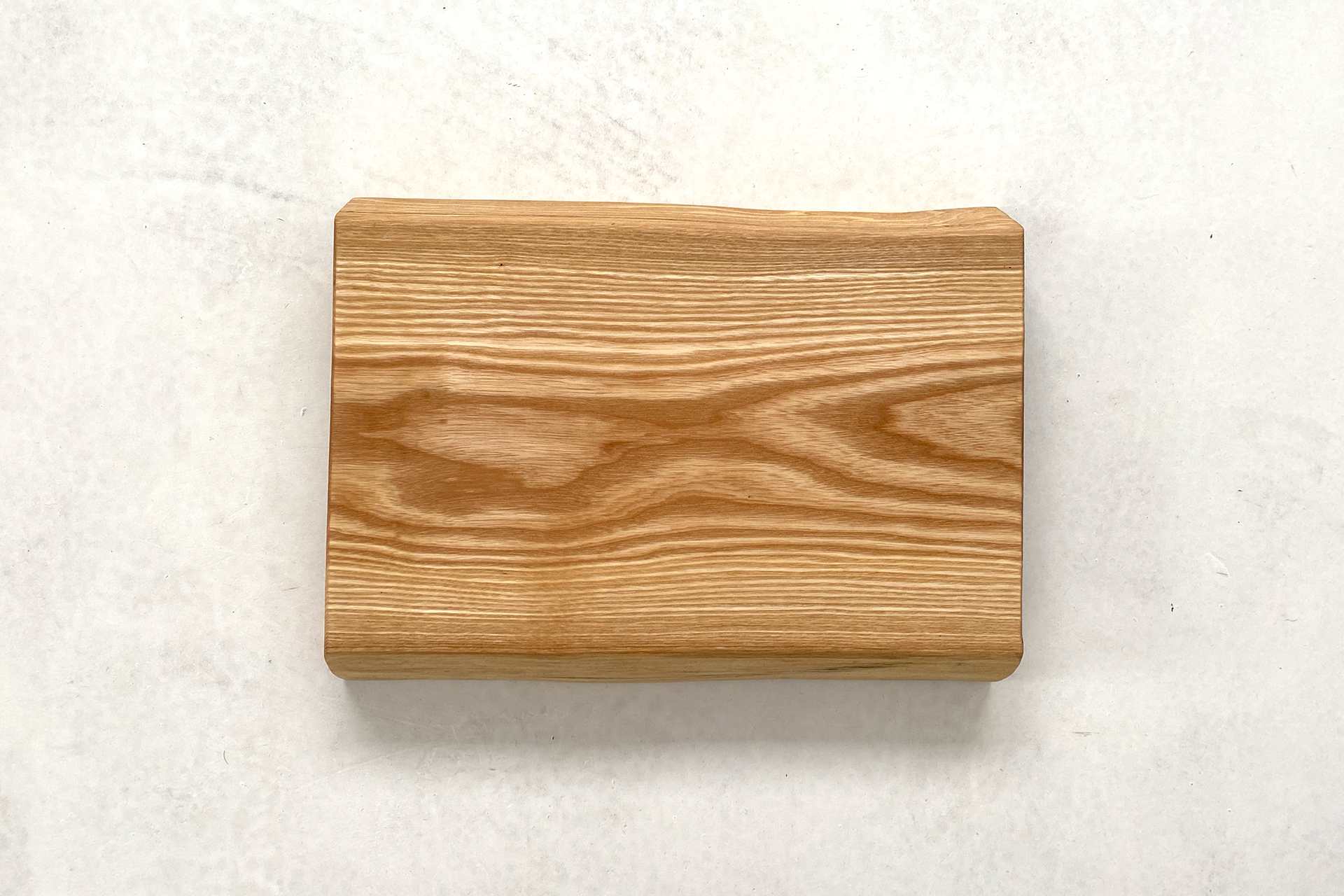deska z drewna jesionowego