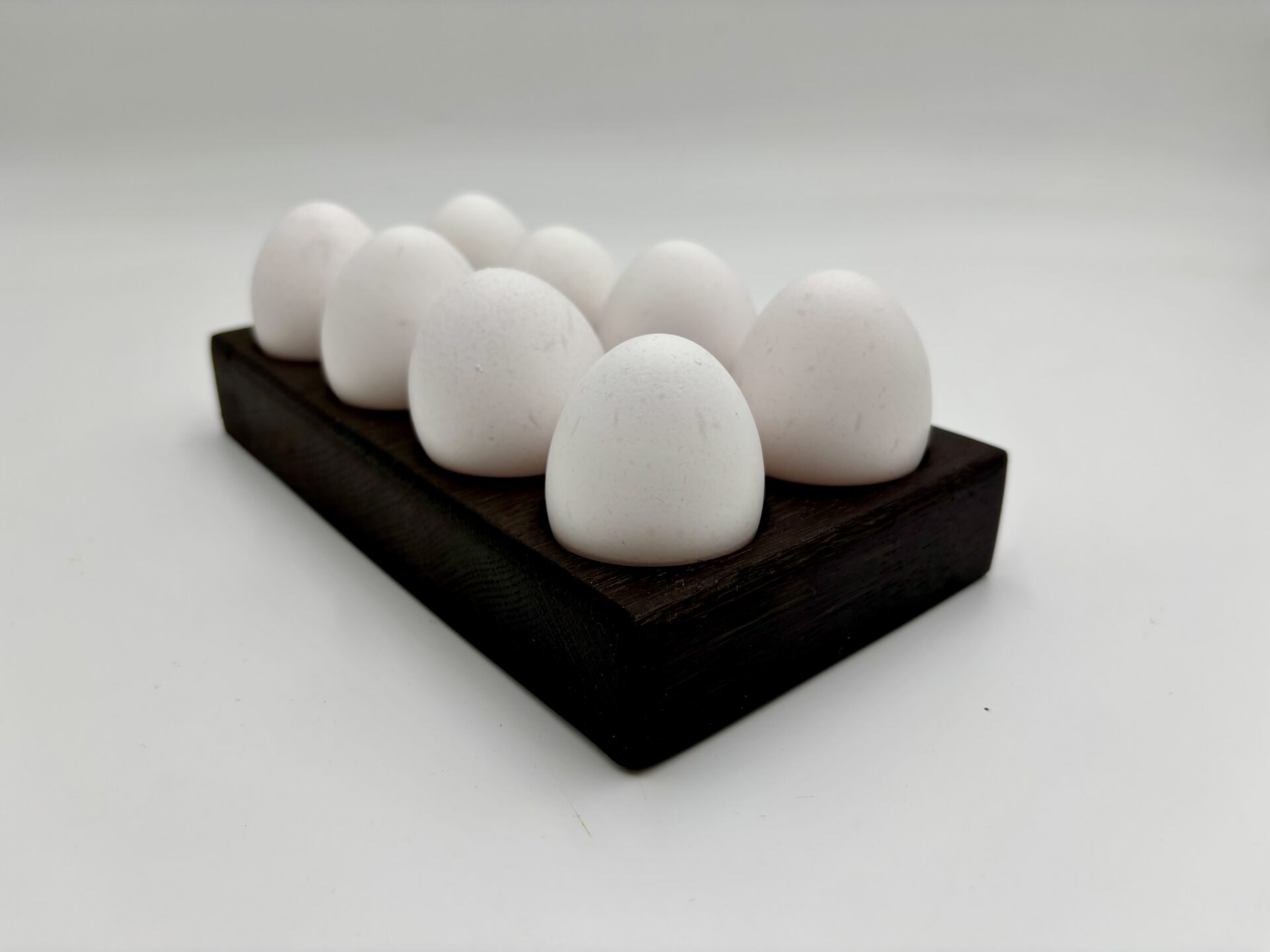 Podstawka na 8 jajek z dębu czarnego